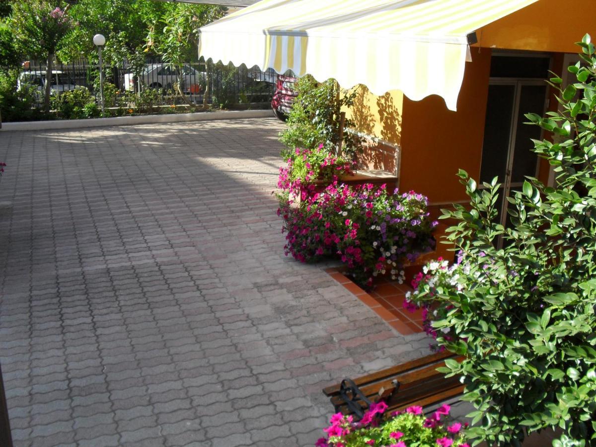 Villa Mena Pompeji Exteriör bild