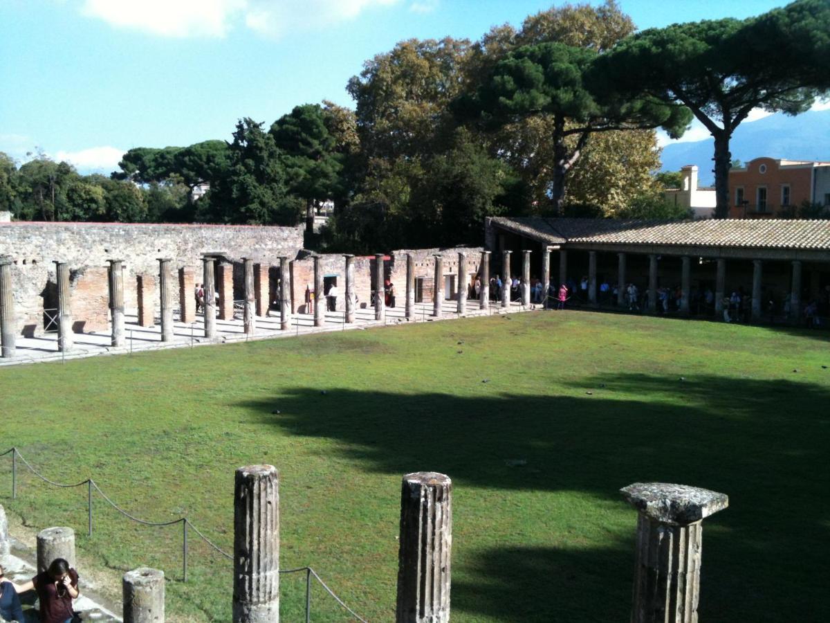 Villa Mena Pompeji Exteriör bild