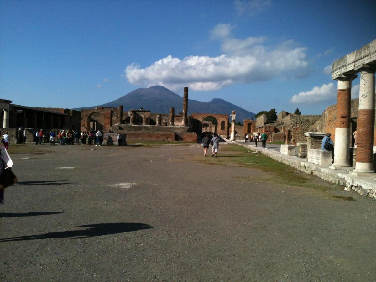 Villa Mena Pompeji Exteriör bild